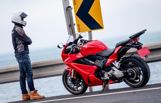 本田v4旅跑 vfr800f!悠游而不失激情,助中年大叔圆跑车梦!