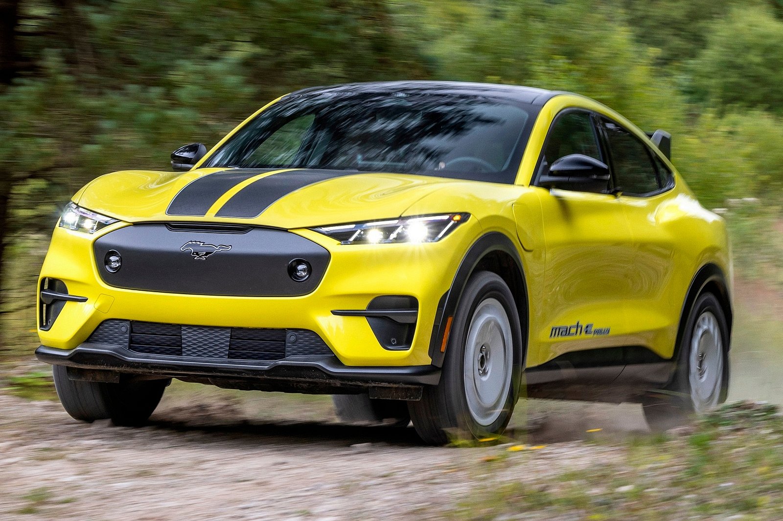 改装福特野马mach-e拉力赛准备参加1,500英里比赛