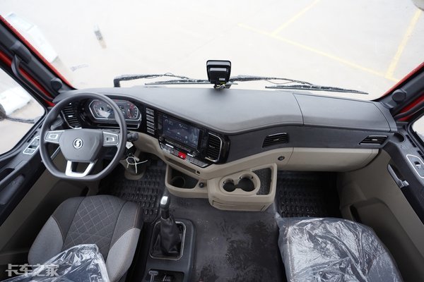 内外升级,更轻更节油,陕汽德龙m3000s牵引车只要31万