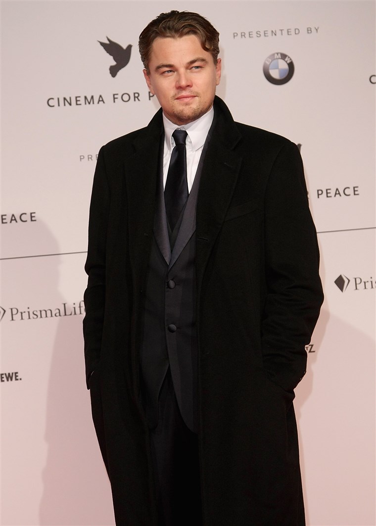 现实世界的白马王子!回顾莱昂纳多颜值巅峰传奇照,20岁帅到疯传