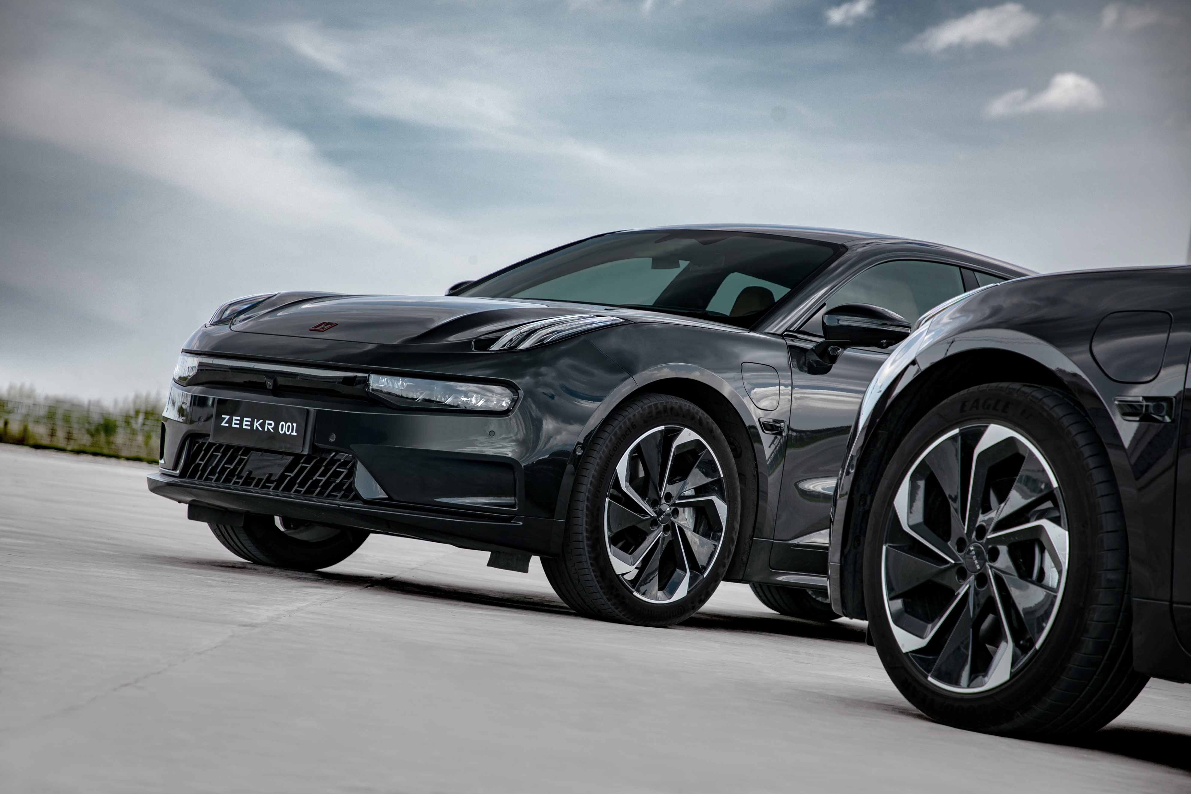 零百加速3.8s,轴距3005mm,极氪001怎么样?