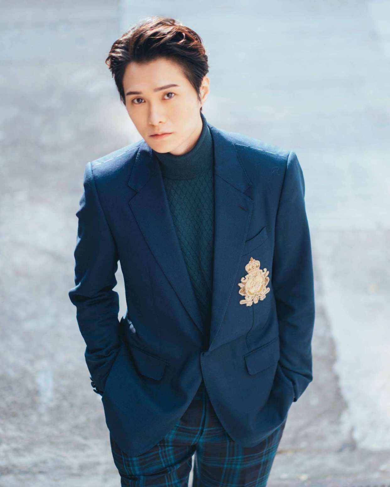 tvb小生何广沛吐槽"重量级"拍档,称抱对方狂奔很难面不改色