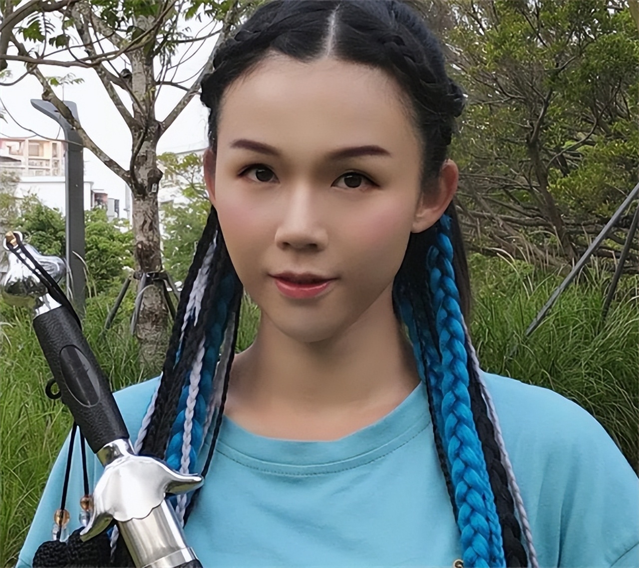 在横店的第一年,陈晓晴总是扮演一些宫女,舞女之类的小角色,时间一久