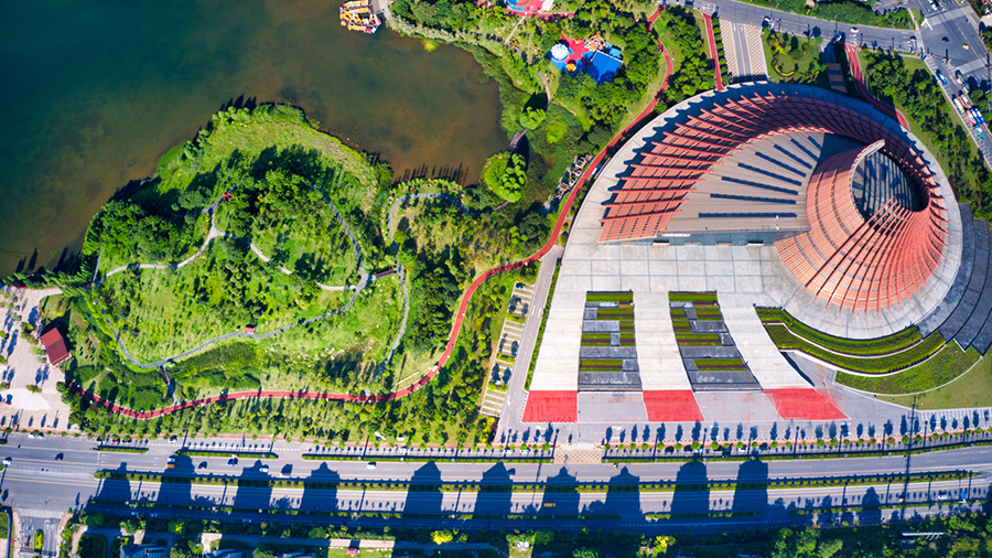 株洲神农城,半城山水半城湖