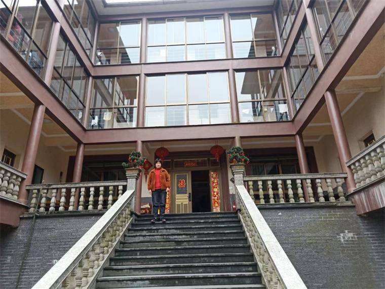 浙江湖州安吉董岭龙岭山庄农家乐,位于景区内,农家鲜笋可劲吃!