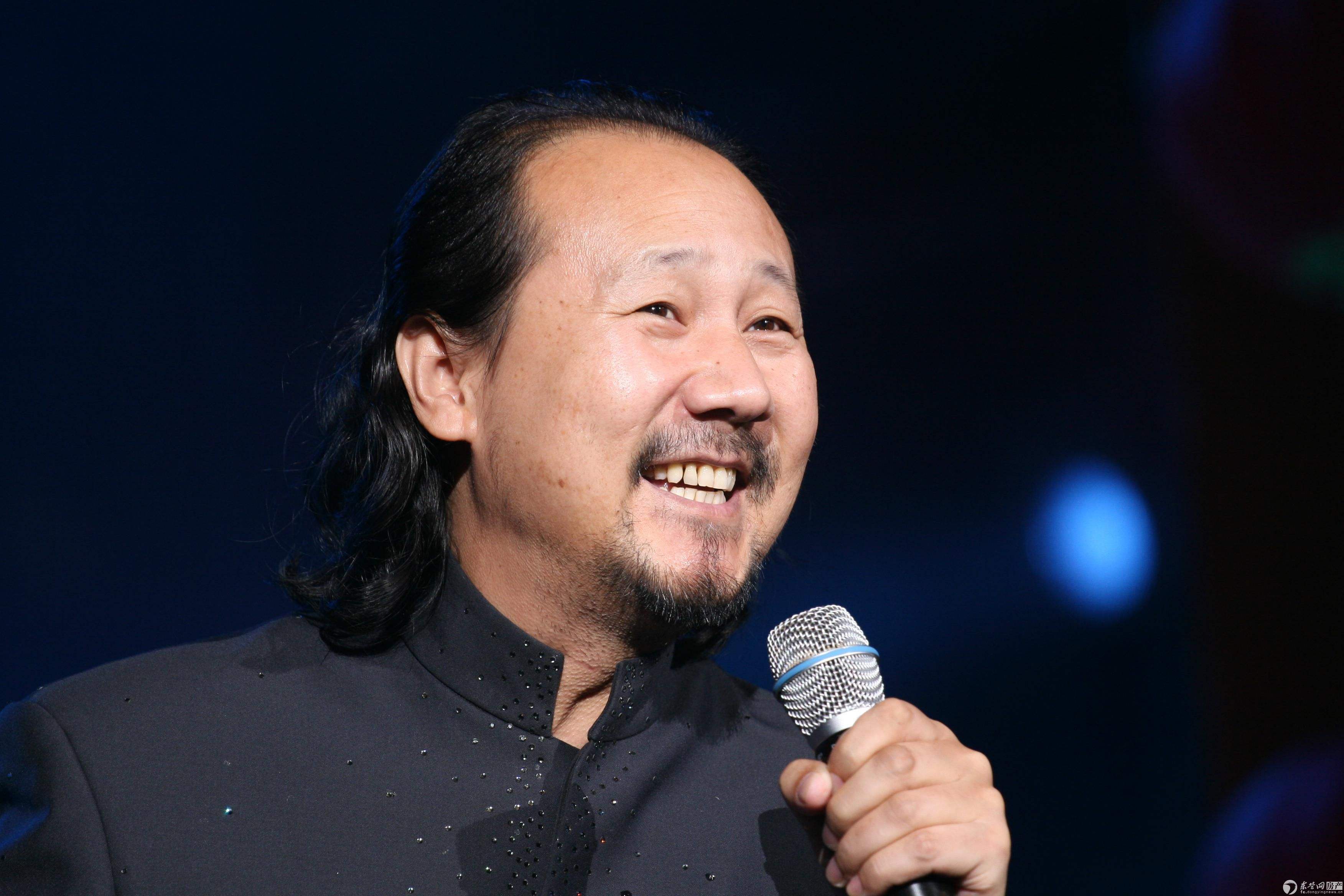 腾格尔:85万玉马随意送人,因喝酒丧尽家财现成了魔改歌曲的大神