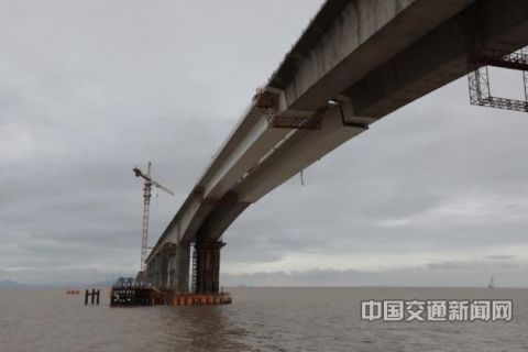 舟岱大桥北通航孔桥合龙
