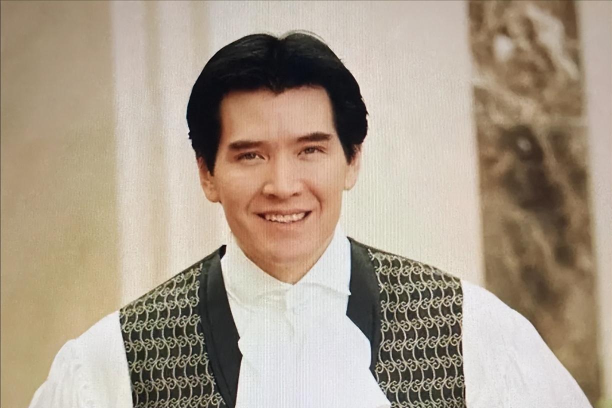 曝费翔与陶晶莹躺床上大尺度照片,画面太暧昧引发争议