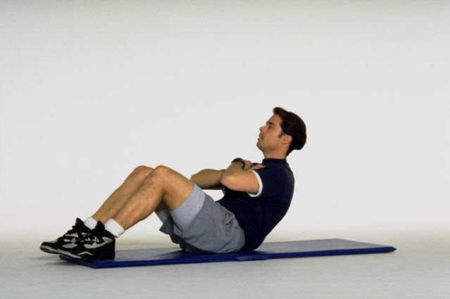 坚持进行卷腹锻炼,身体会有哪些变化?做卷腹时要注意什么?