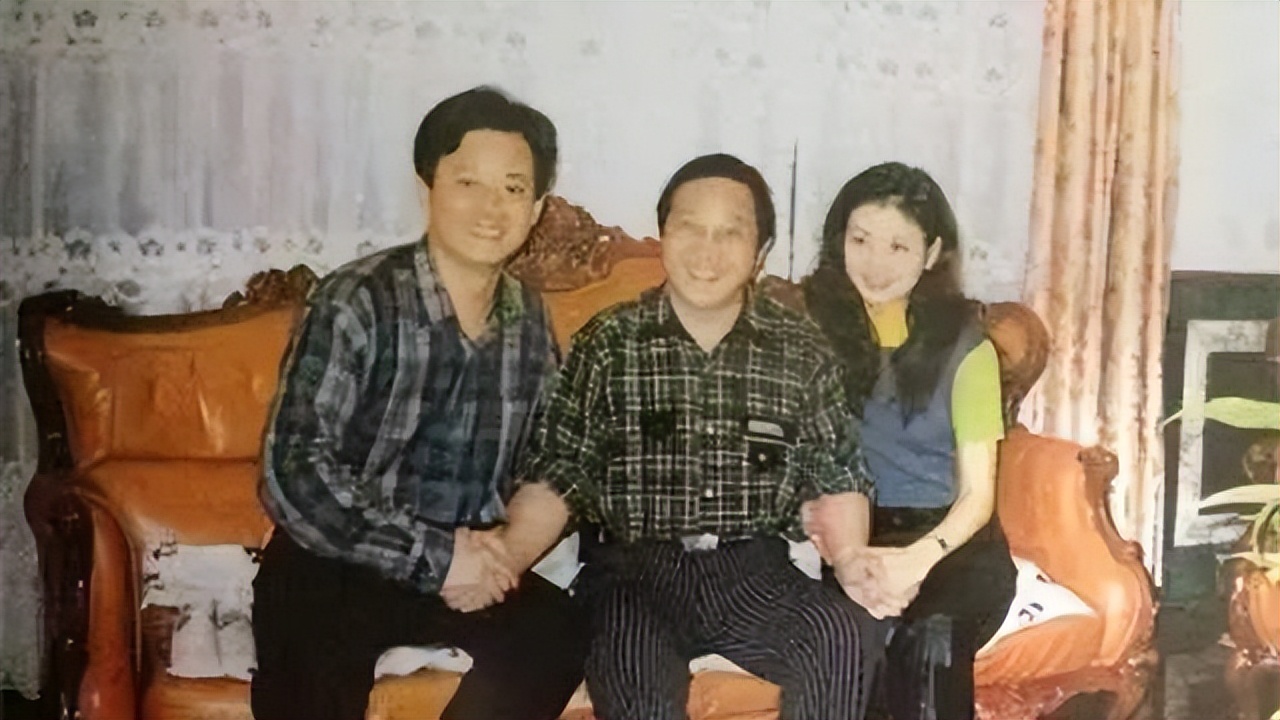 案例:江西奇女子雷帆,气功大师背后的女人,为救大师养办案民警