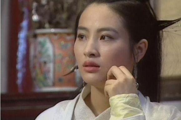 郑佳欣,1974年10月出生于北京,毕业于北京电影学院表演系