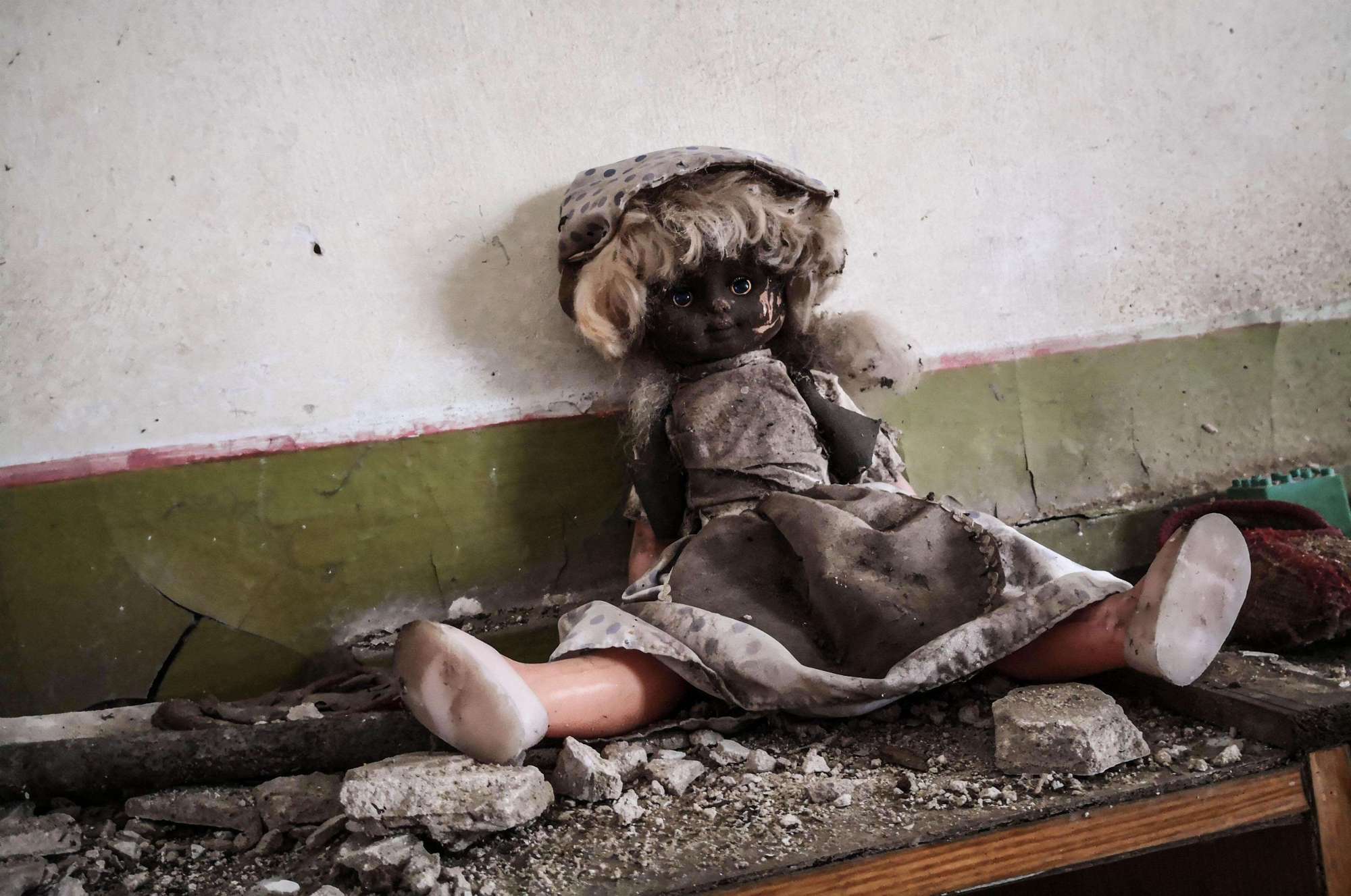 8吨核辐射物质泄漏,新生儿4小时丧命,320万人怪病缠身!