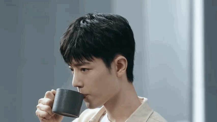 品尝一杯肖战代言的咖啡,静下心来欣赏别人的表演