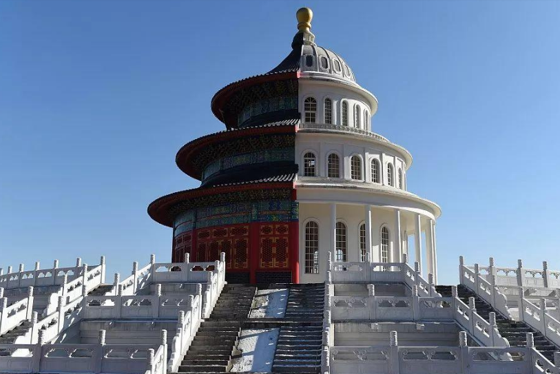 河北"阴阳楼"建筑,像是拼凑出来的,网友:不伦不类