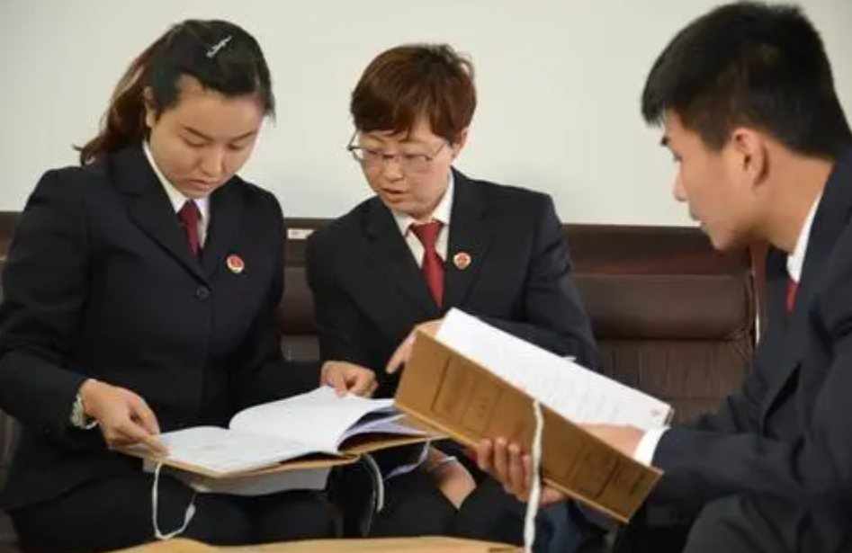 回顾:广东"巨虎"林崇中,被判10年一天牢没坐,还带情人去会所