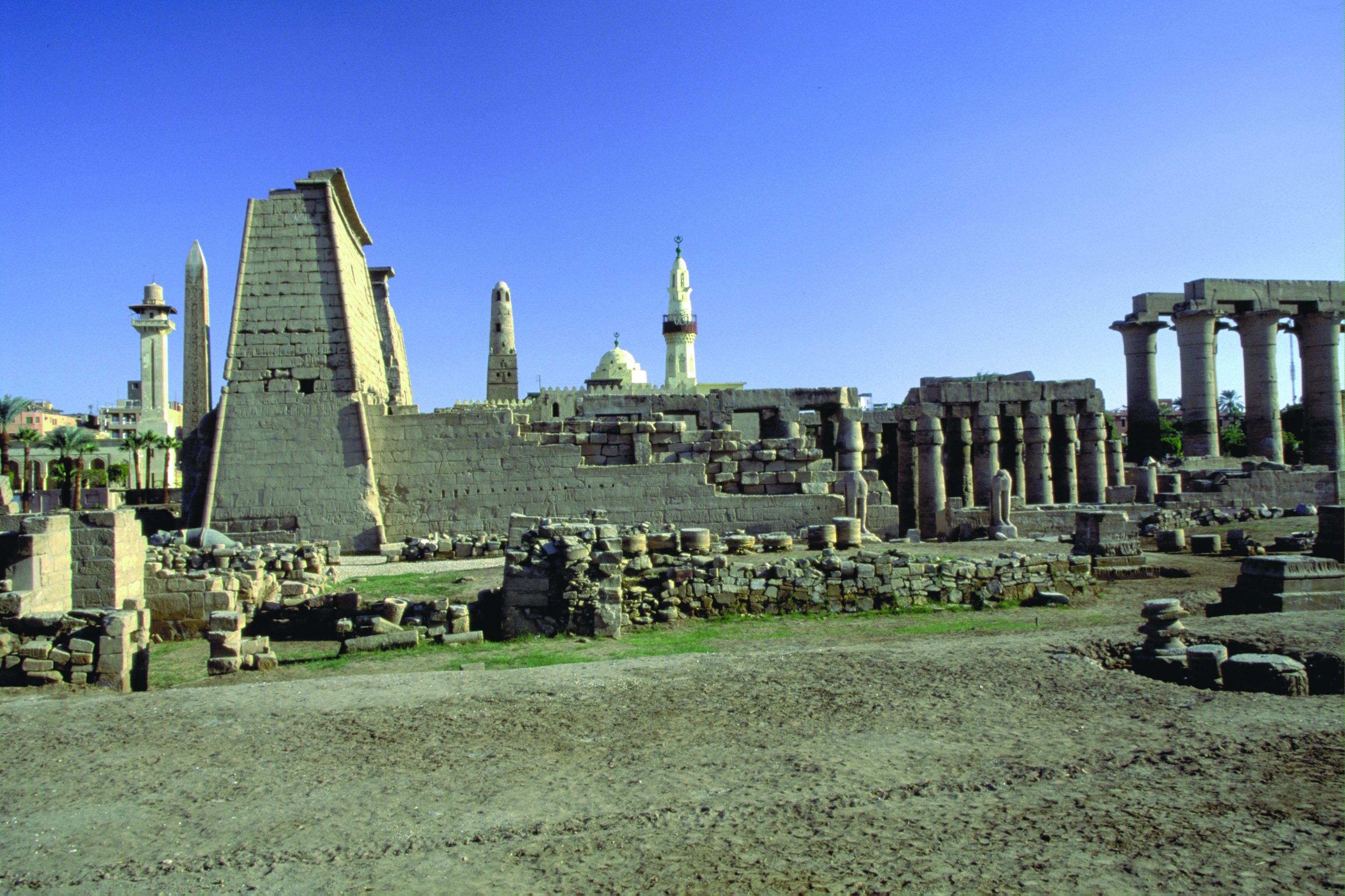 浅析古埃及新王国时期山谷节的官方仪式过程