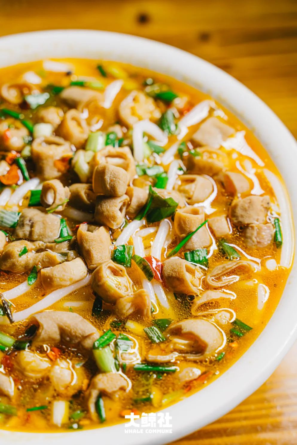 打卡上饶100家粉店,今天我们来到了遍布上饶的"上层米粉"的总店.