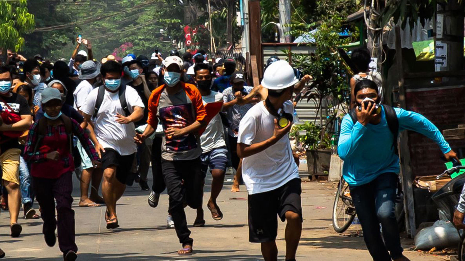 缅甸7000名军人聚集首都!6座城市同时陷入混乱,美国接到一噩耗