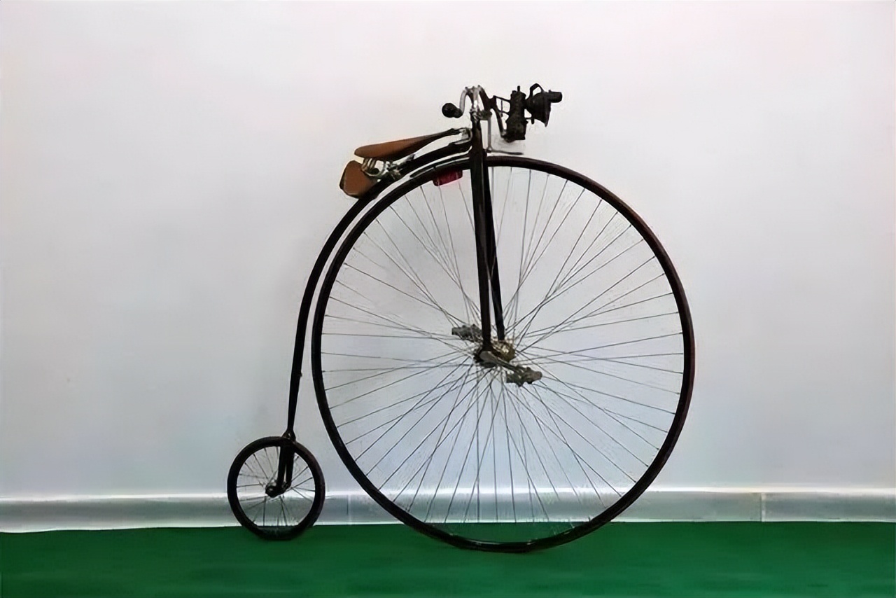 世界上最古老的自行车,没有踏板只能用脚蹬!沙皇王室们爱不释手