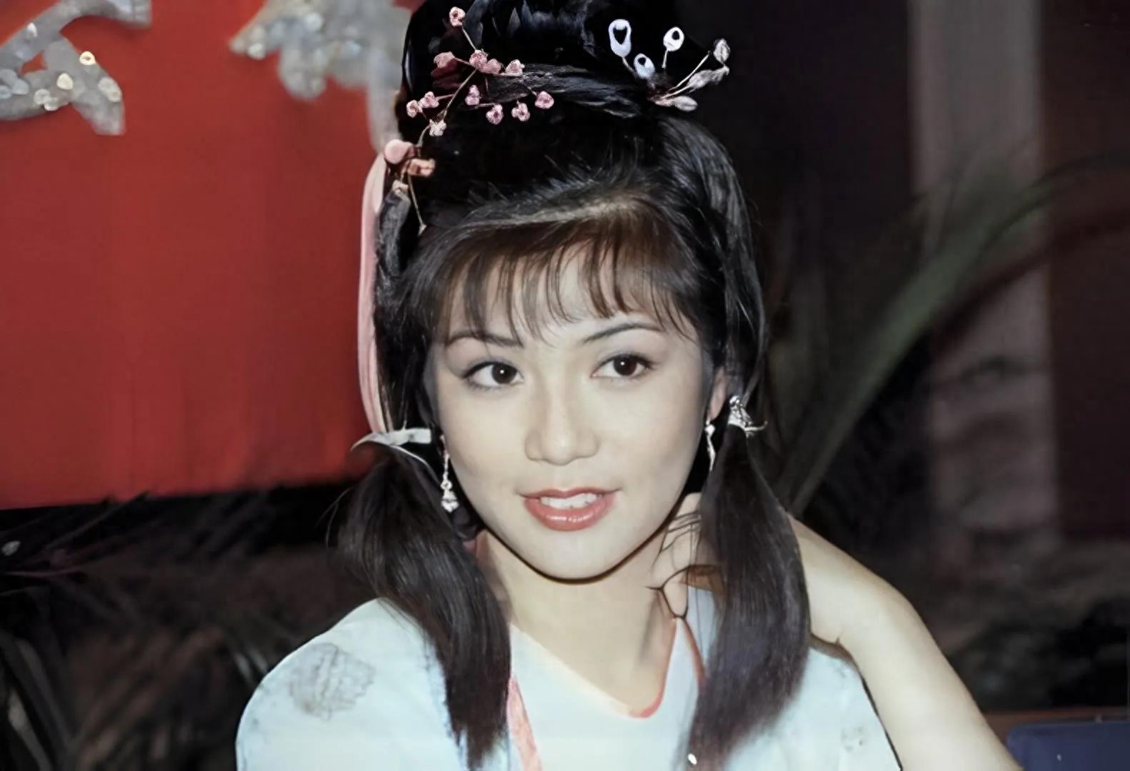 翁美玲壁纸她那如夏花般短暂的一生实在是令人惋惜