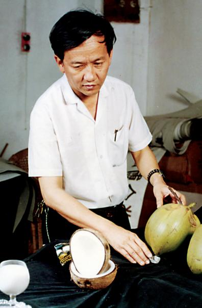 椰树王光兴:临时工变总裁,顶流营销大师"擦边球"年入50亿