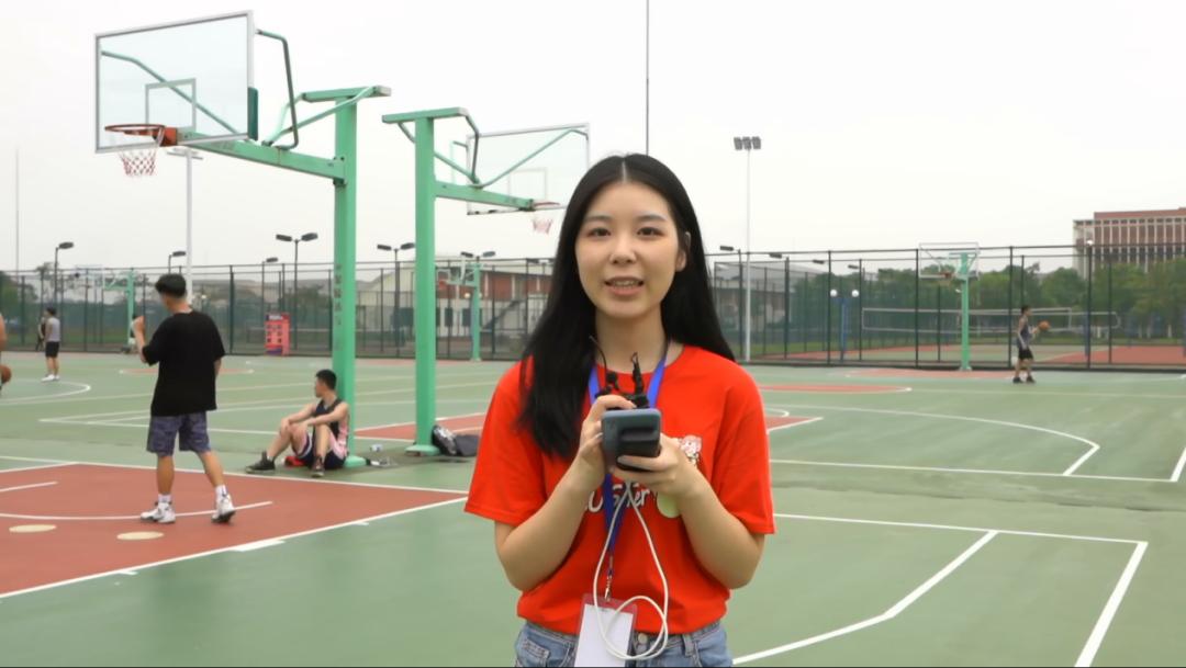 大学"校媒"陈梦婷:直播助农展现青年力量