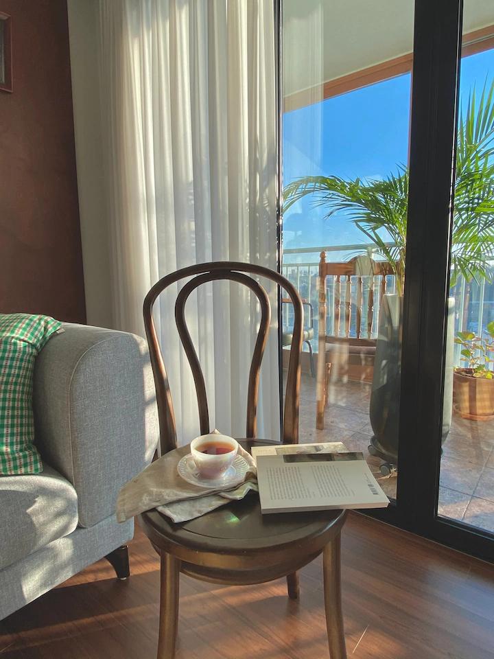 一位51岁的阿姨晒出独居生活照:悠闲自在,活出很多人羡慕的样子