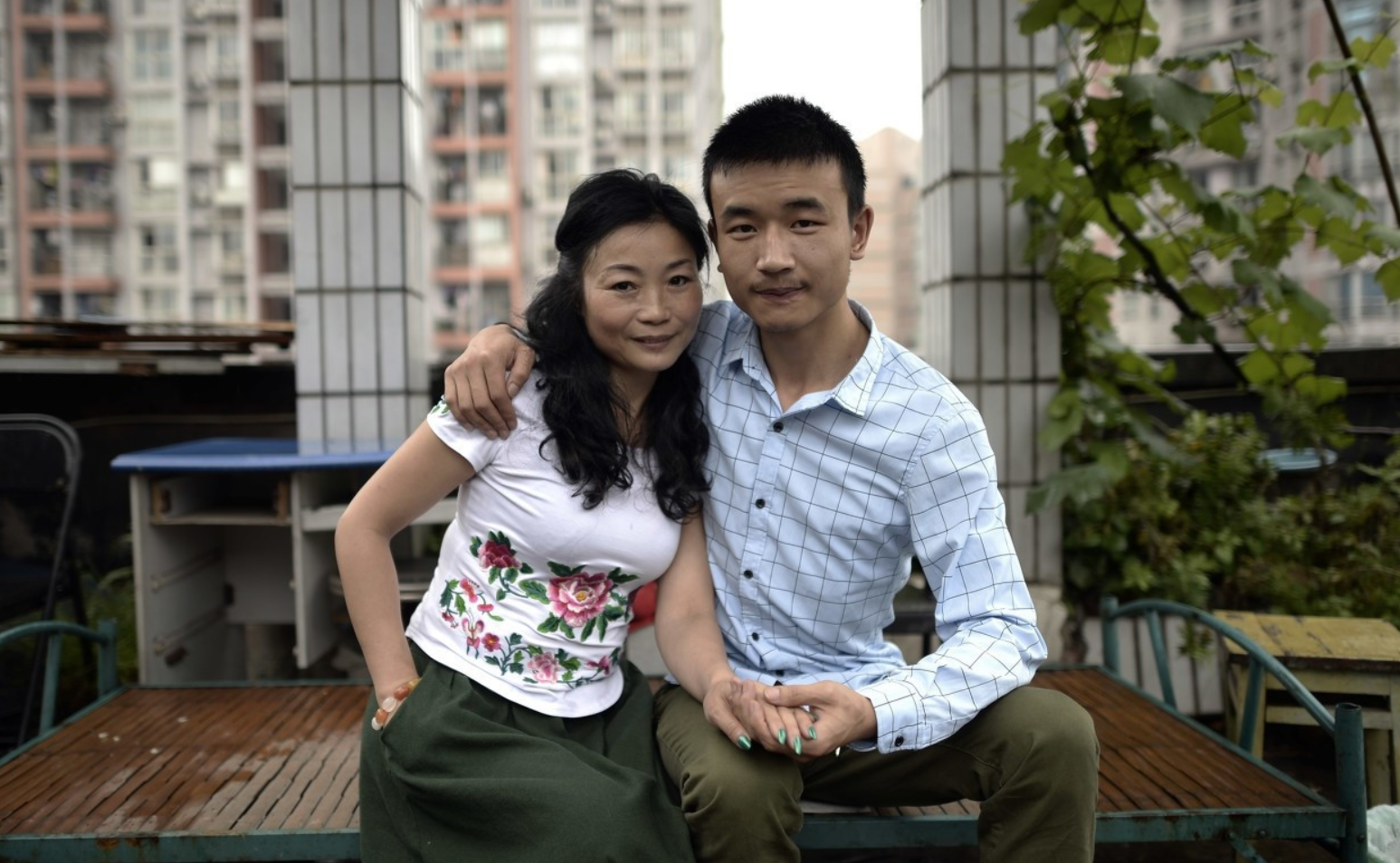 60岁大妈再婚40岁小伙半年后:我得不到的人,别人也别想得到
