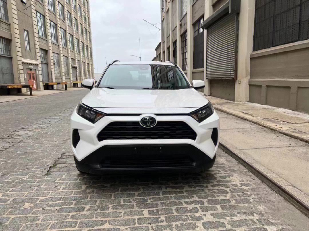 成都租车进藏,丰田越野车有没有租金便宜点的?