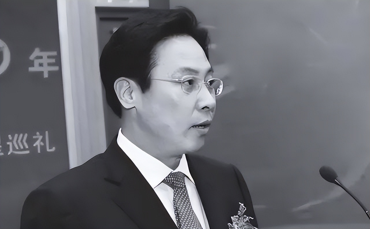 山东大老虎蔡国华:3年敛财103亿,用21万一条的皮带,每天花40万