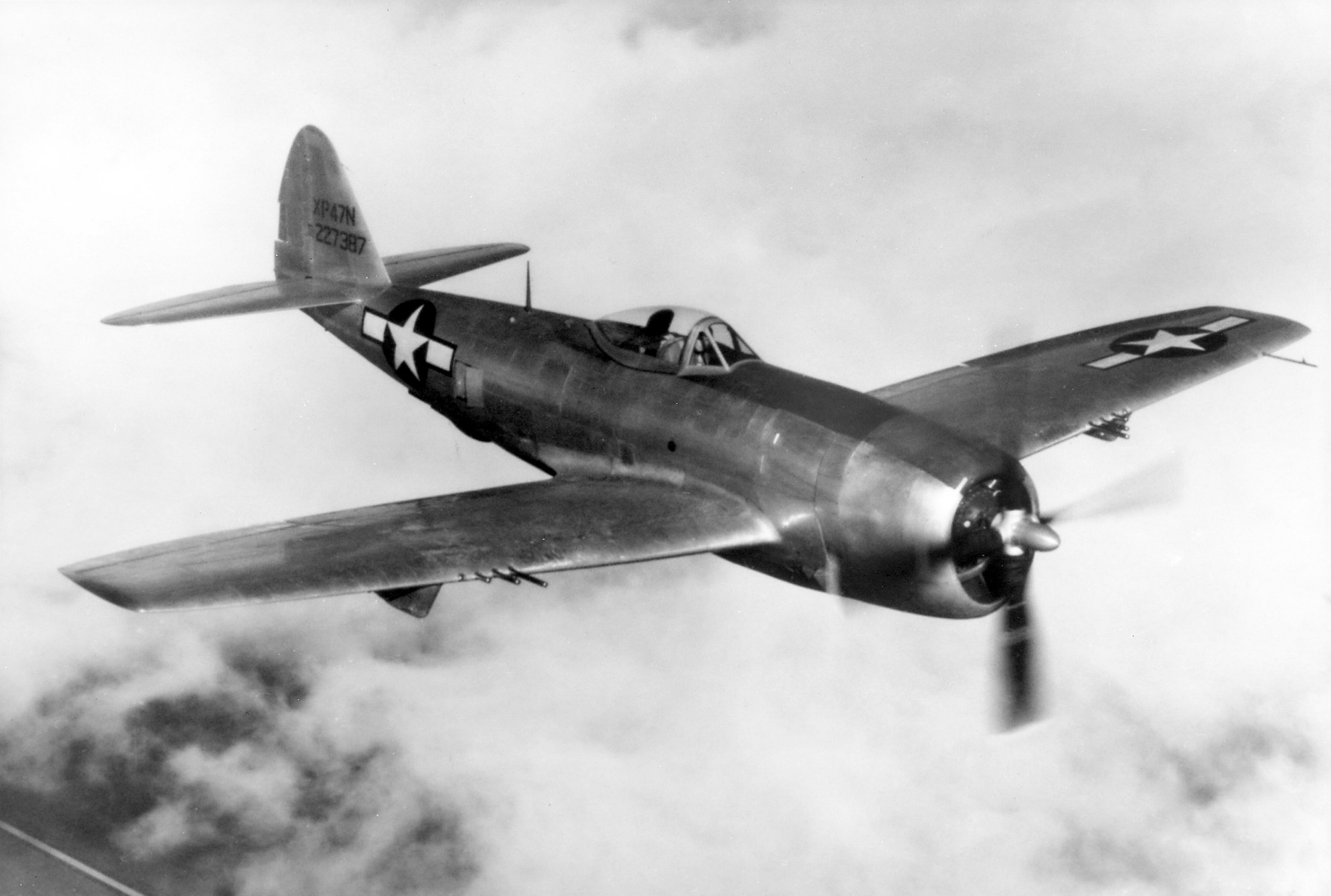 的美国陆军第14航空队有2个战斗机大队装备了p-47d,用于替换老式p-40