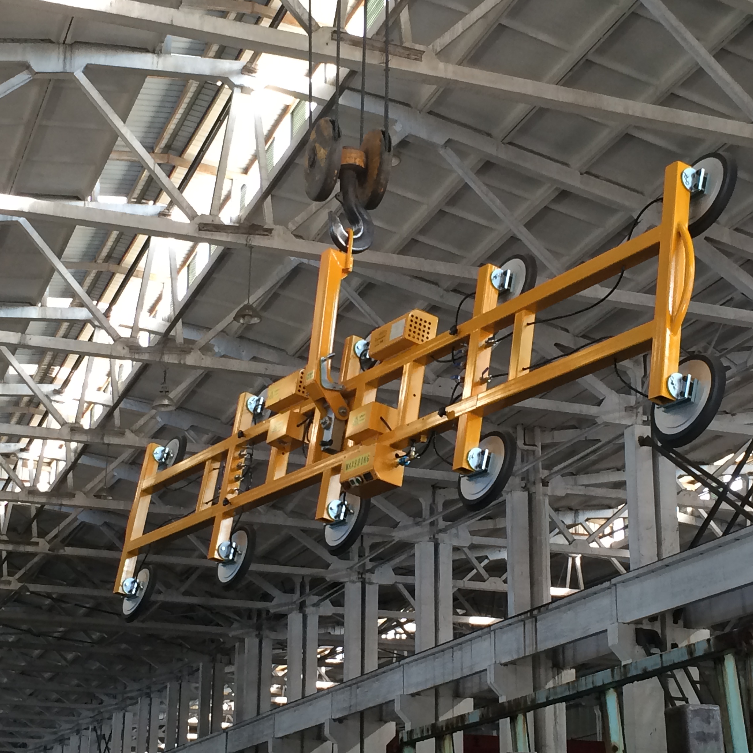 什么是电动玻璃吸盘