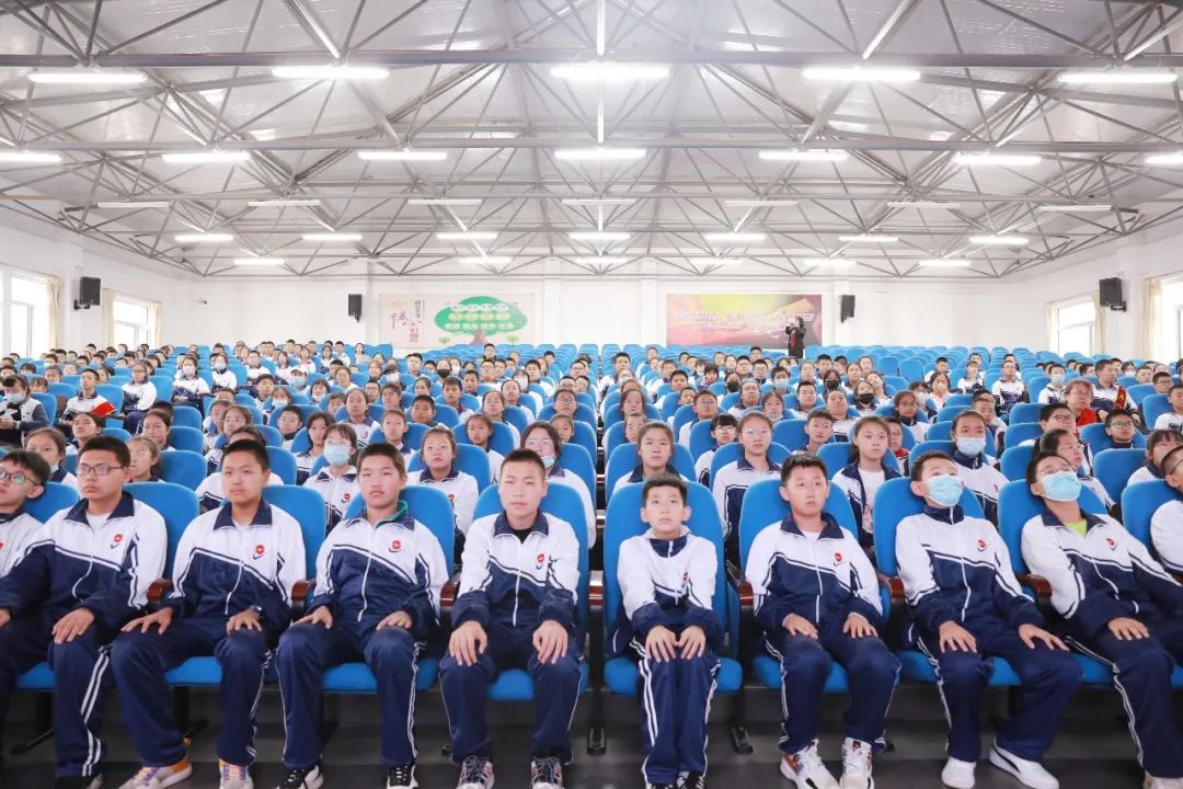 线上开放日,送法进校园 | 伊春市法院走进伊美区第六中学开展校园普法