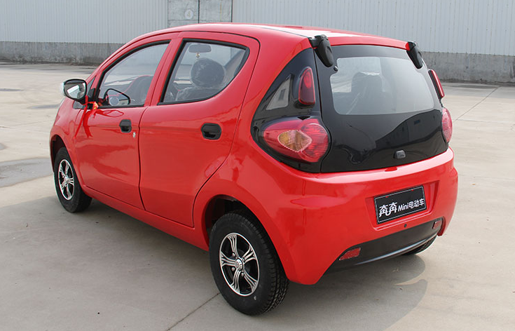 老头乐版的奔奔,油电两用不用担心续航,农村家用小车分享