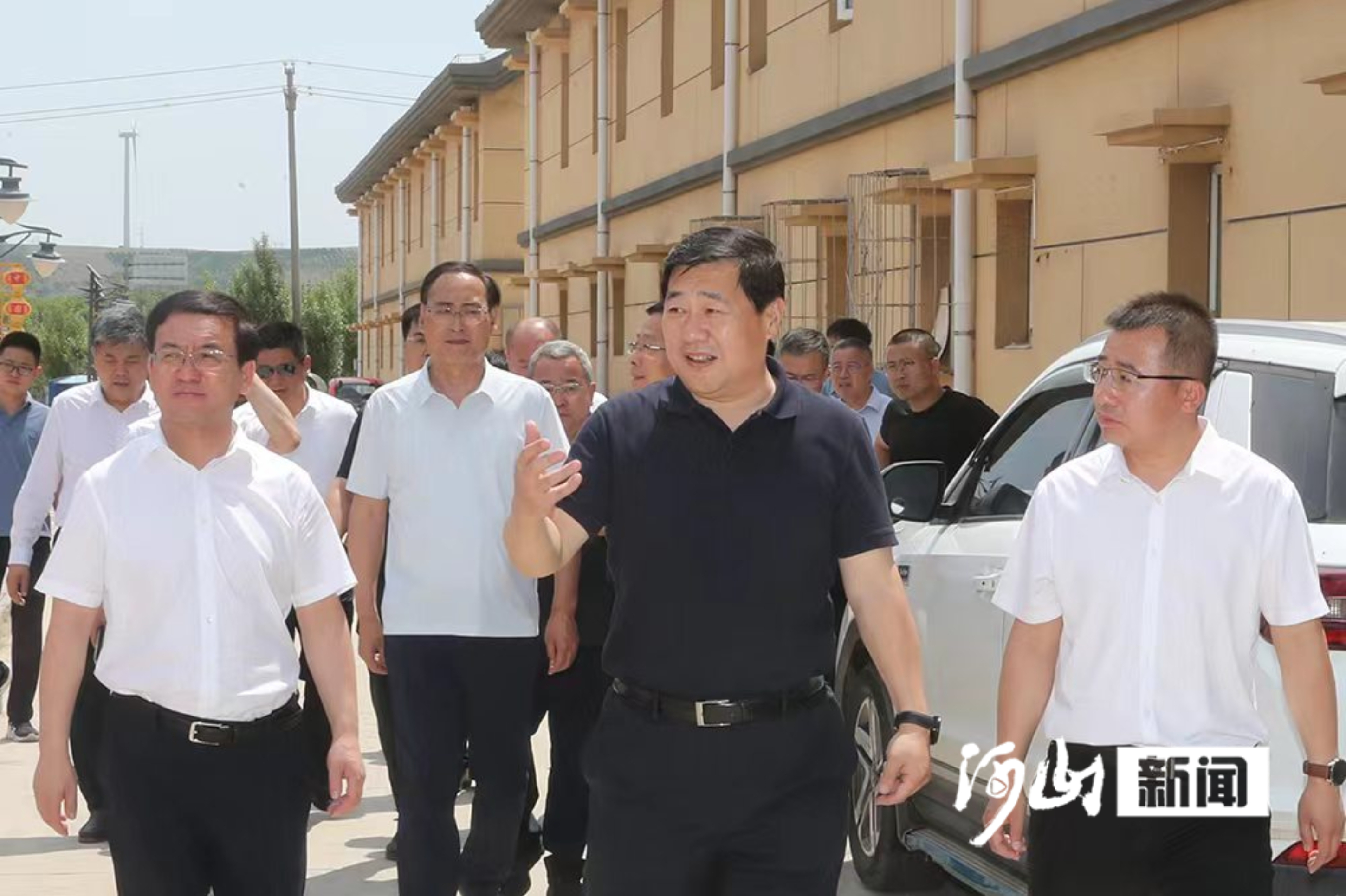 赵文锋调研草原天路改造提升工作