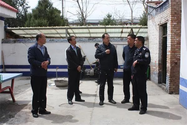 公安部审计局二级巡视员李国和一行调研隆德县公安局派出所工作