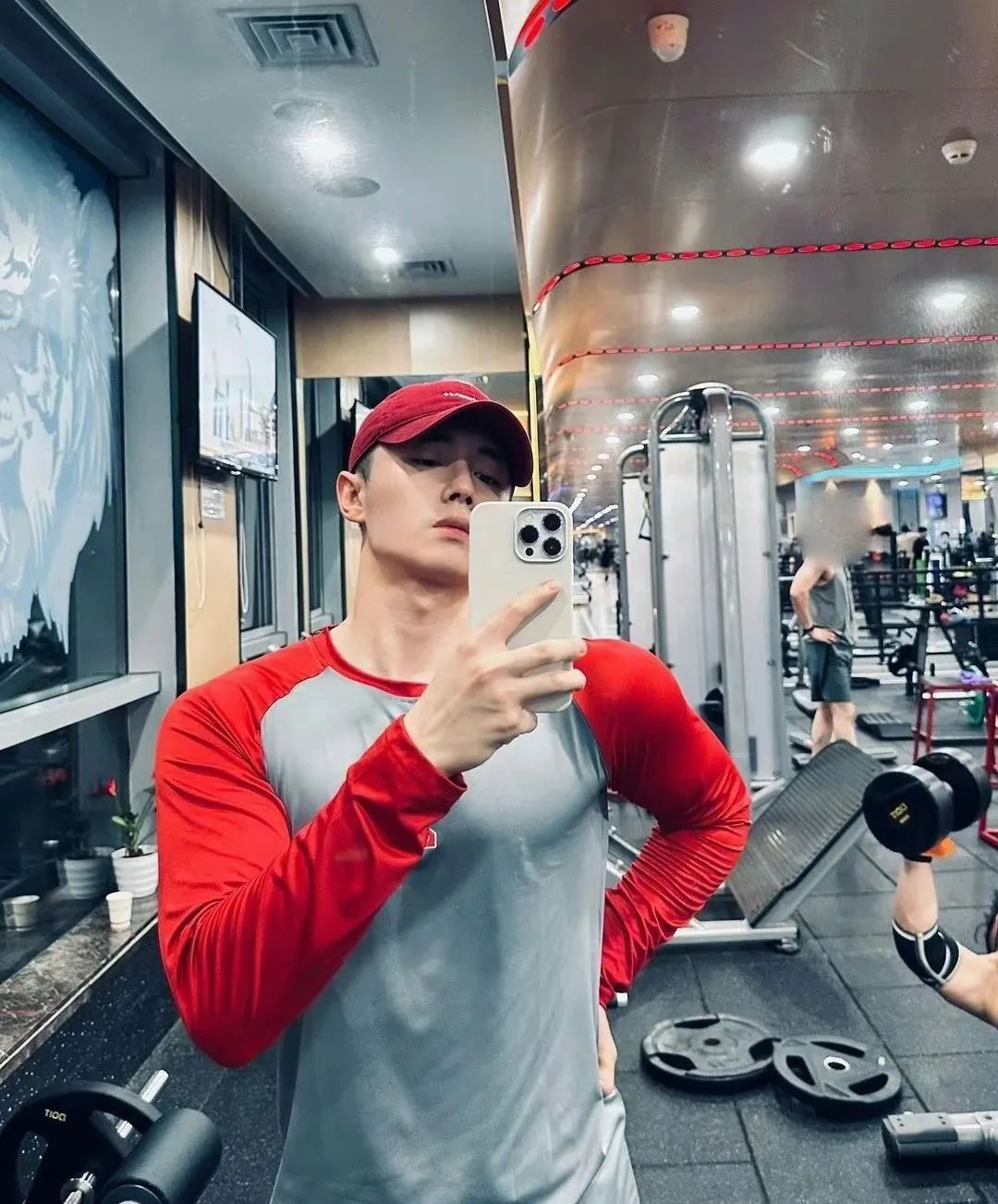 "公0天花板"翟子路晒赤身肌肉照,这荷尔蒙太炸了!