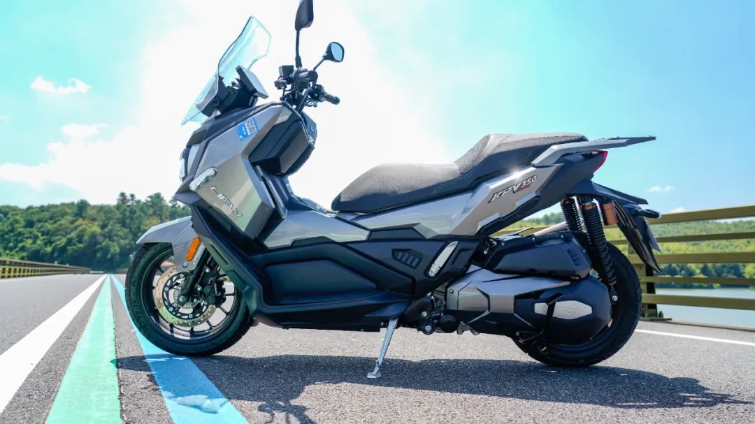 250的价格,性价比很高—25999起力帆kpv350静态评测