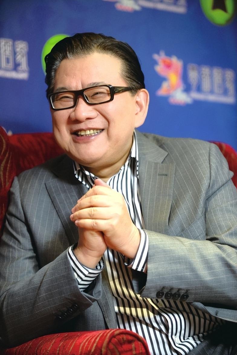 曹可凡:名利双丧,八面玲珑再也无法脱困!