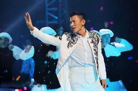 "国乐大师"胡伟立:香港电影幕后大佬,曾一曲捧红刘德华