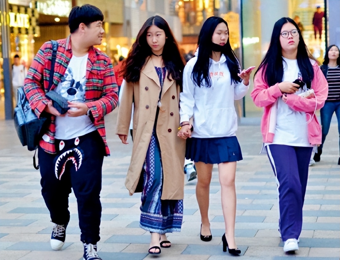 广东人的穿着打扮成为全国一股清流,广东网友:穿得好不能当饭吃