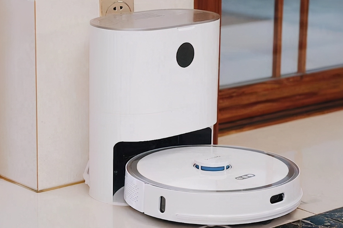 华为力推品牌清易,发布扫地机器人h30 plus,入局清洁家电