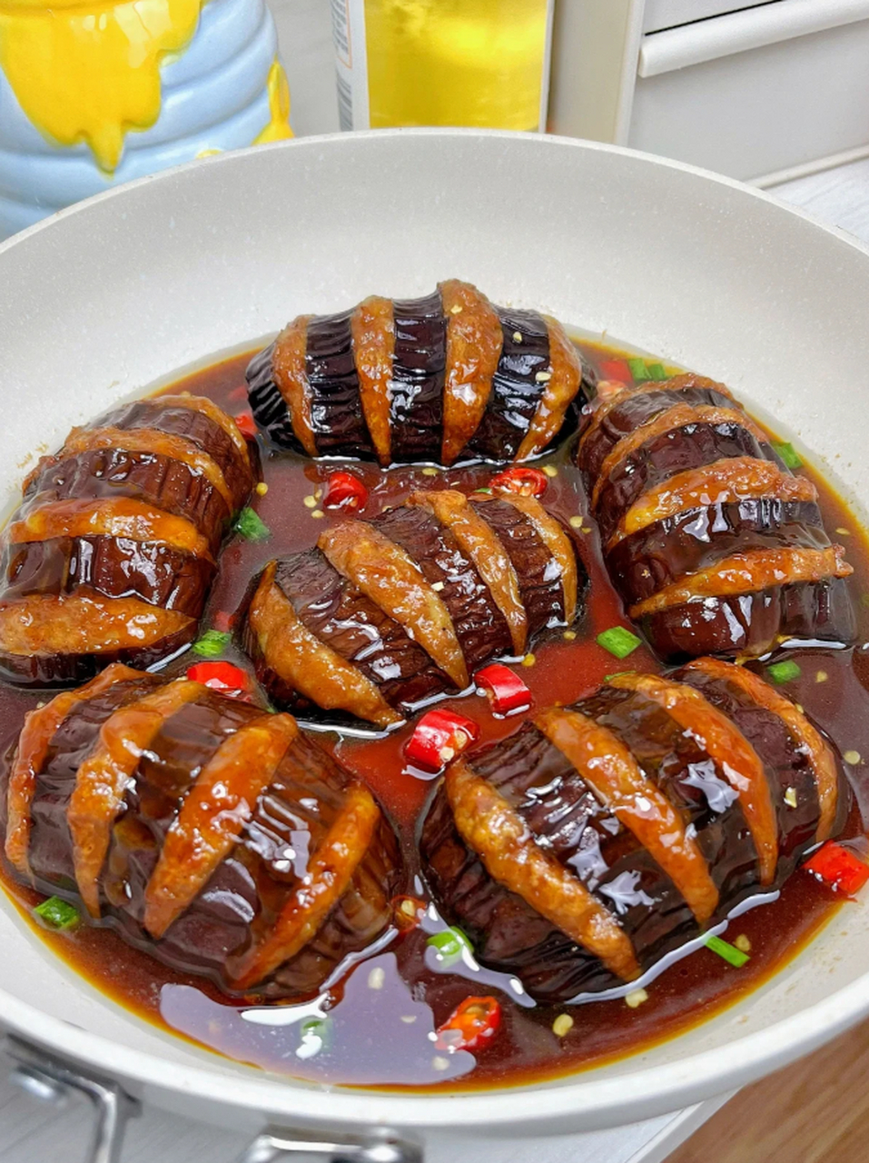 "年夜饭必备,空气炸锅版肉酿灯笼茄子" 姐妹们,年夜饭餐桌上一定要有