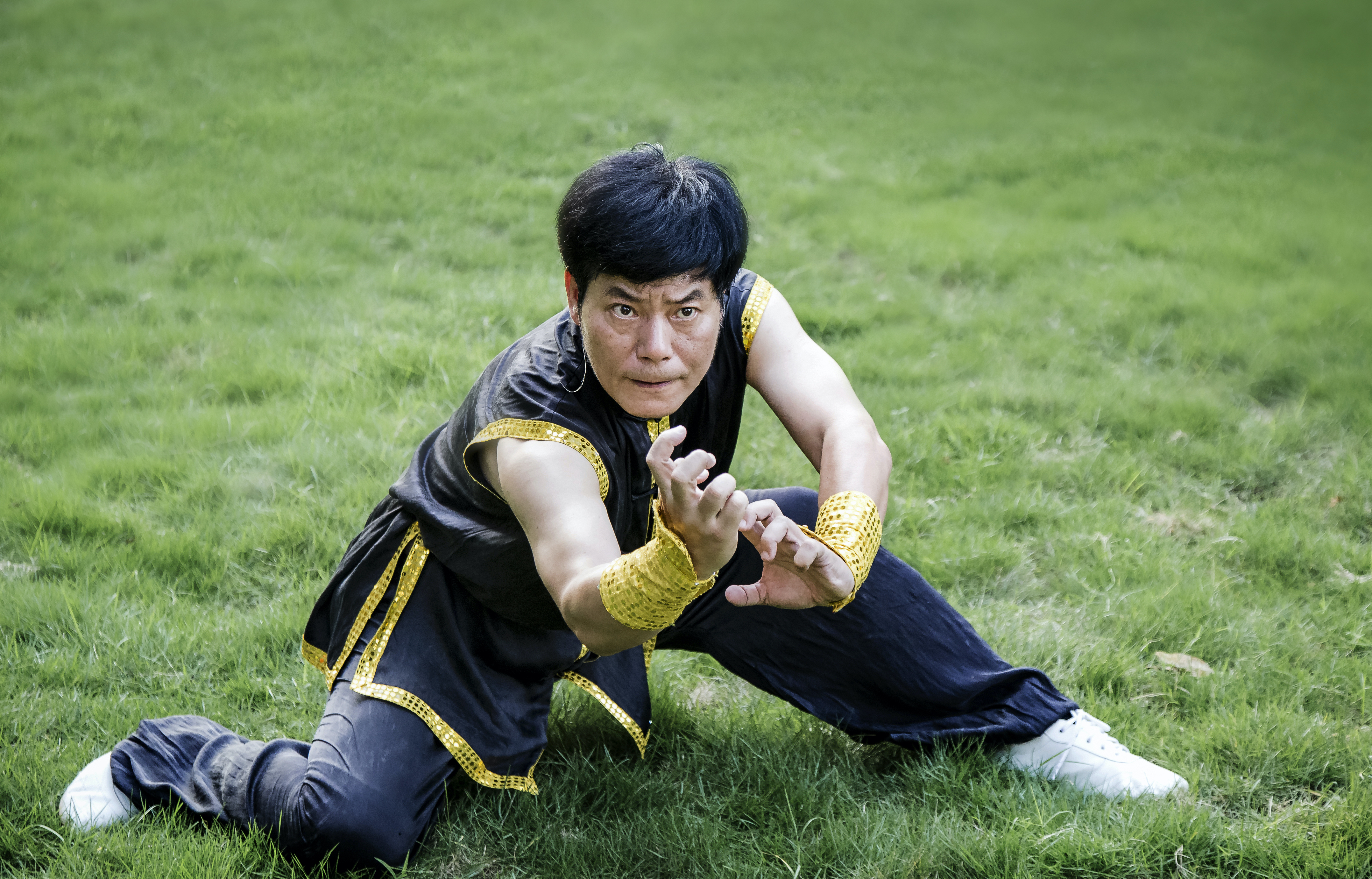 吴清源杯,藤泽里菜六段打出地躺拳!王晨星五段,突然感到危机?