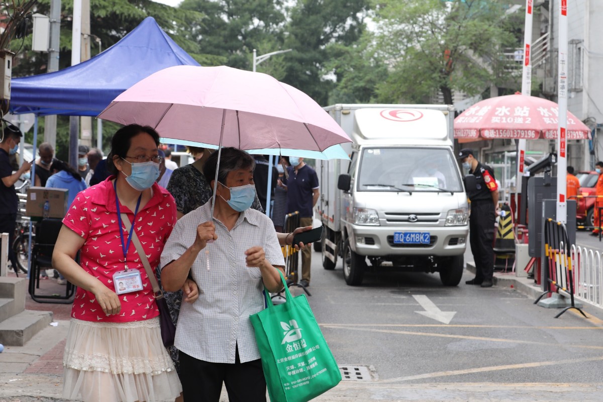 推荐直击！玉泉东市场周边社区解除封闭管控，居民出行