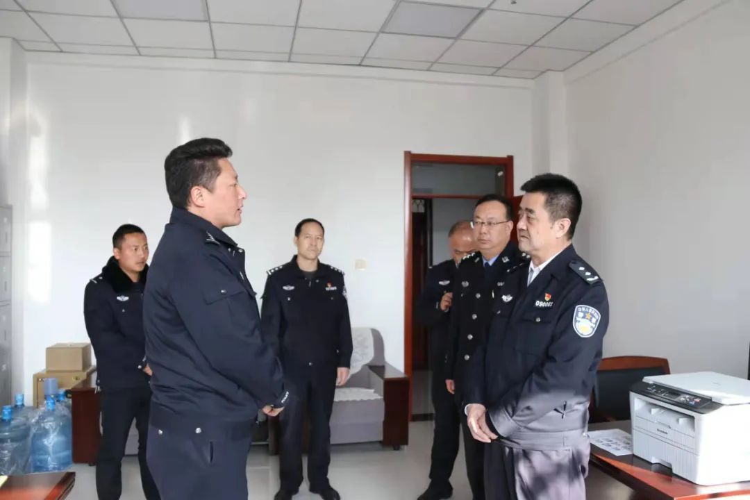 张承平督导检查积石山县公安局重点工作及 校园安全防范建设"四个100%