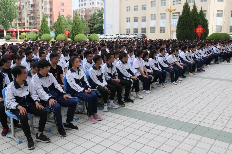 武威二中举行2020届高考30天冲刺动员暨誓师大会