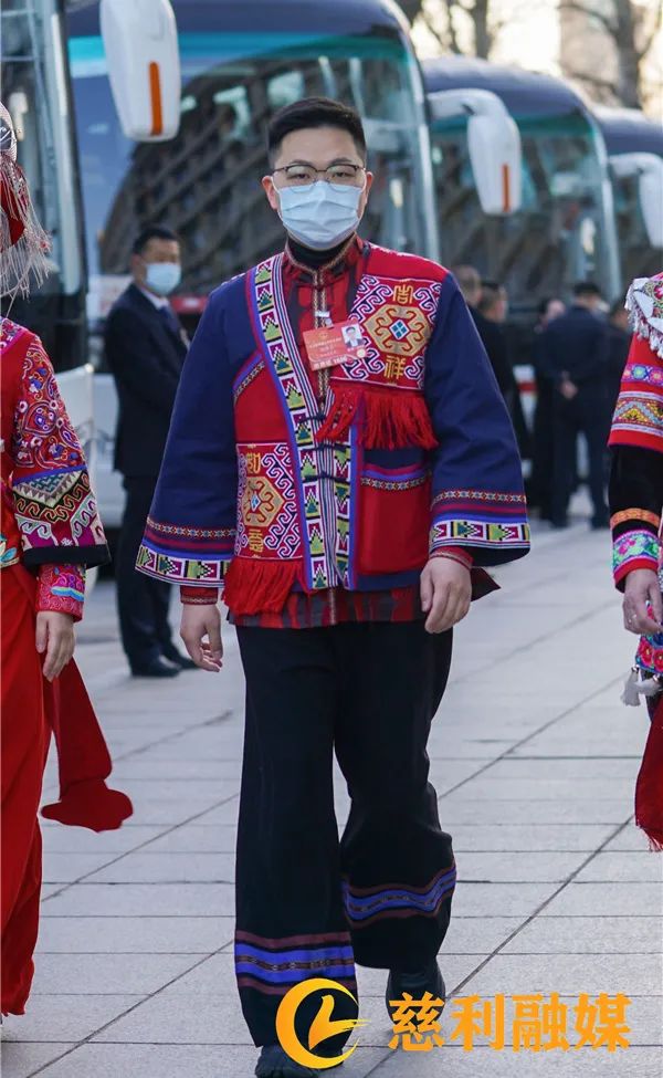 全国人大代表向伟艺履职答卷写在溇澧大地上