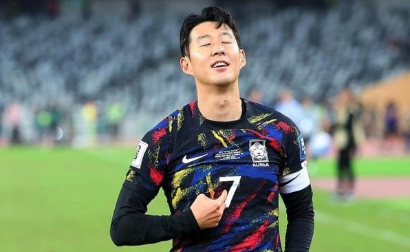 遗落晋级区!宋凯为张琳芃送球衣,扬科维奇明确目标