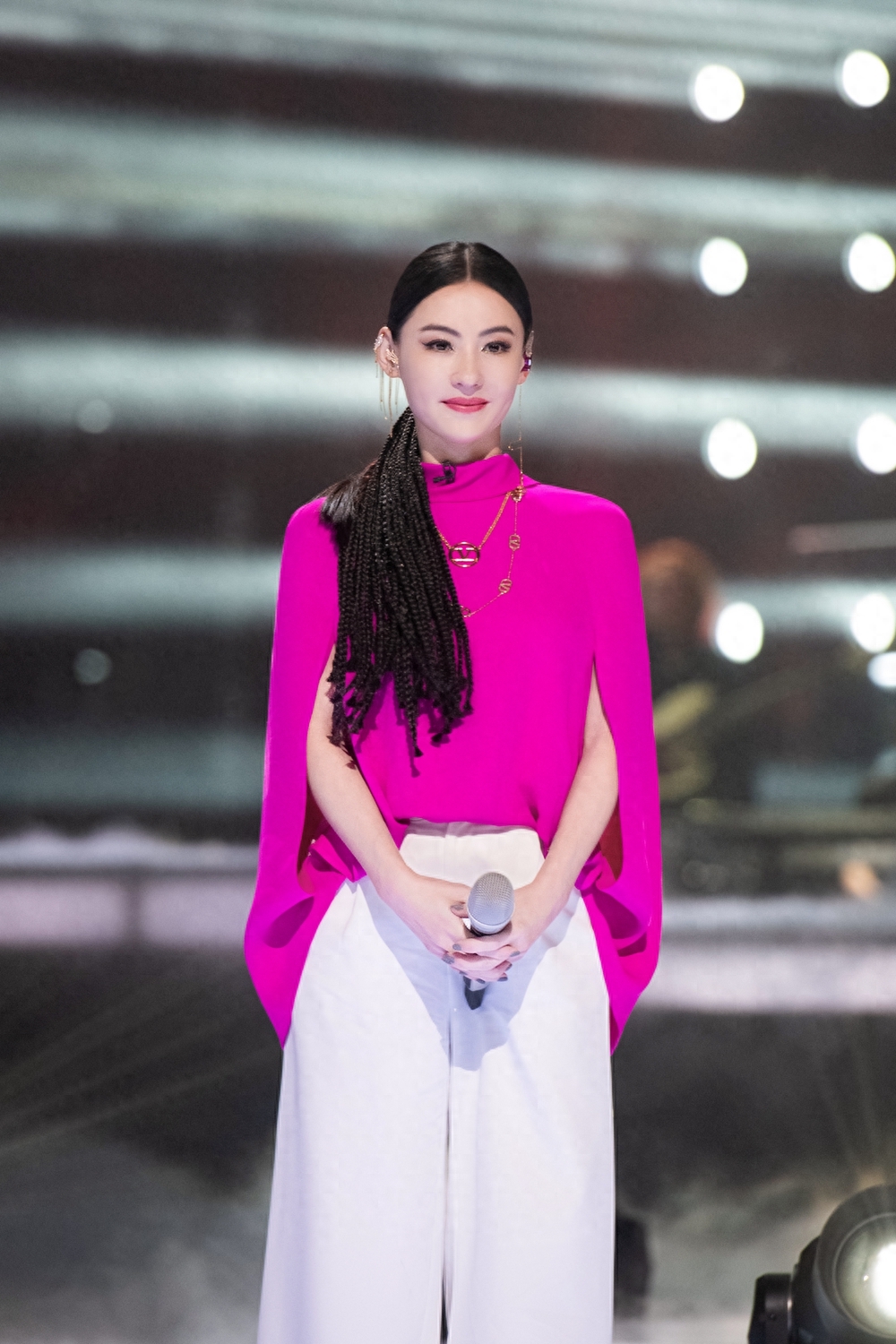 张柏芝18岁凭周星驰爆红和谢霆锋生2子今做单亲妈妈也幸福